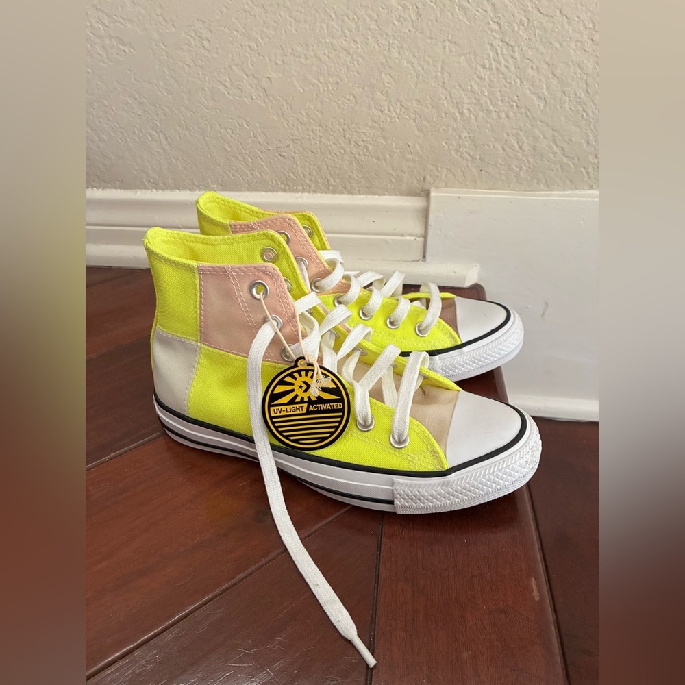 NWT Converse All Star High-Tops. RARE UV High Lemon Venom. Men sz 4, WM sz 6